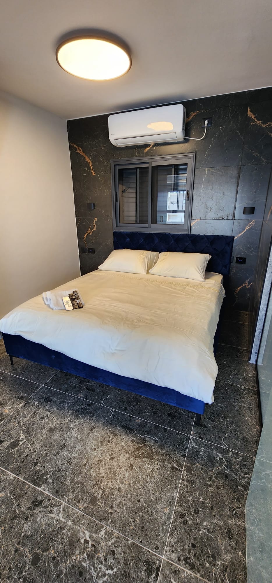 c65d9cca-31f0-4305-9afc-af9cd05db617