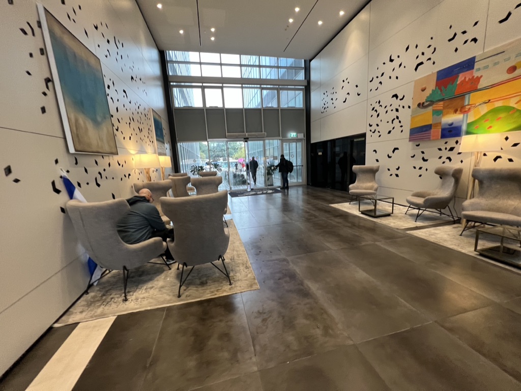 974B62FB-7F20-4480-AB7E-243EA616EE0E_1_105_c