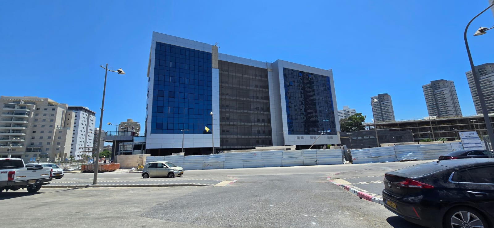 בניין אחורה