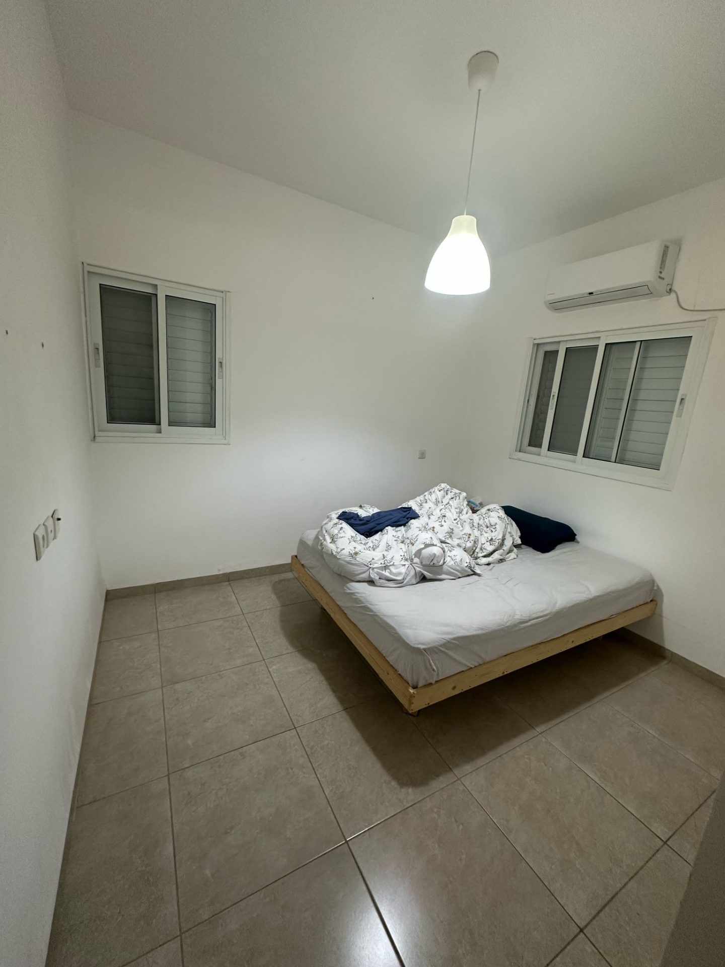 a09bb727-b128-4c51-8ea6-6ca971b76265