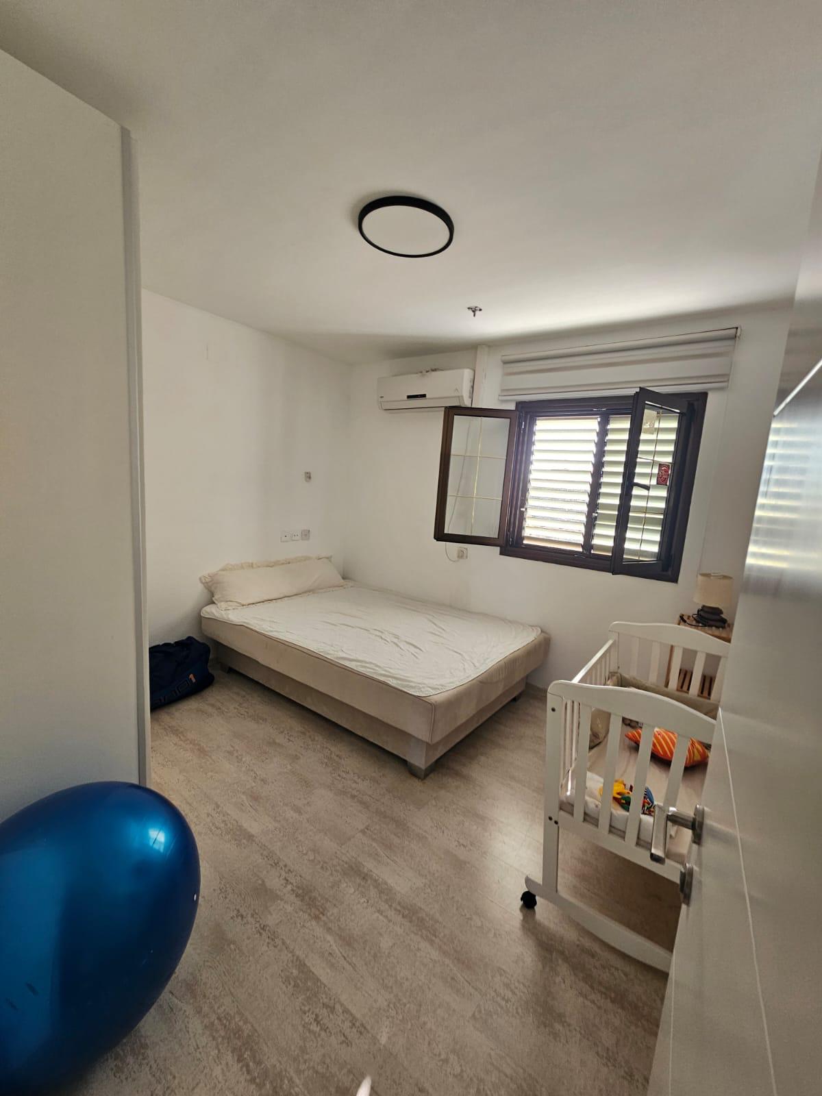 9D052204-4DD2-47BC-942D-9E494D42DE55