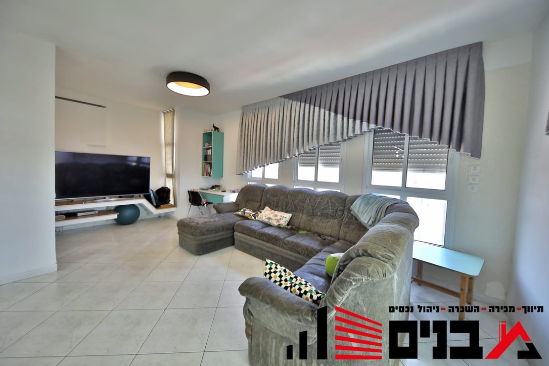 0DAA4684-A030-4519-A102-6D19234BA02C_1_105_c