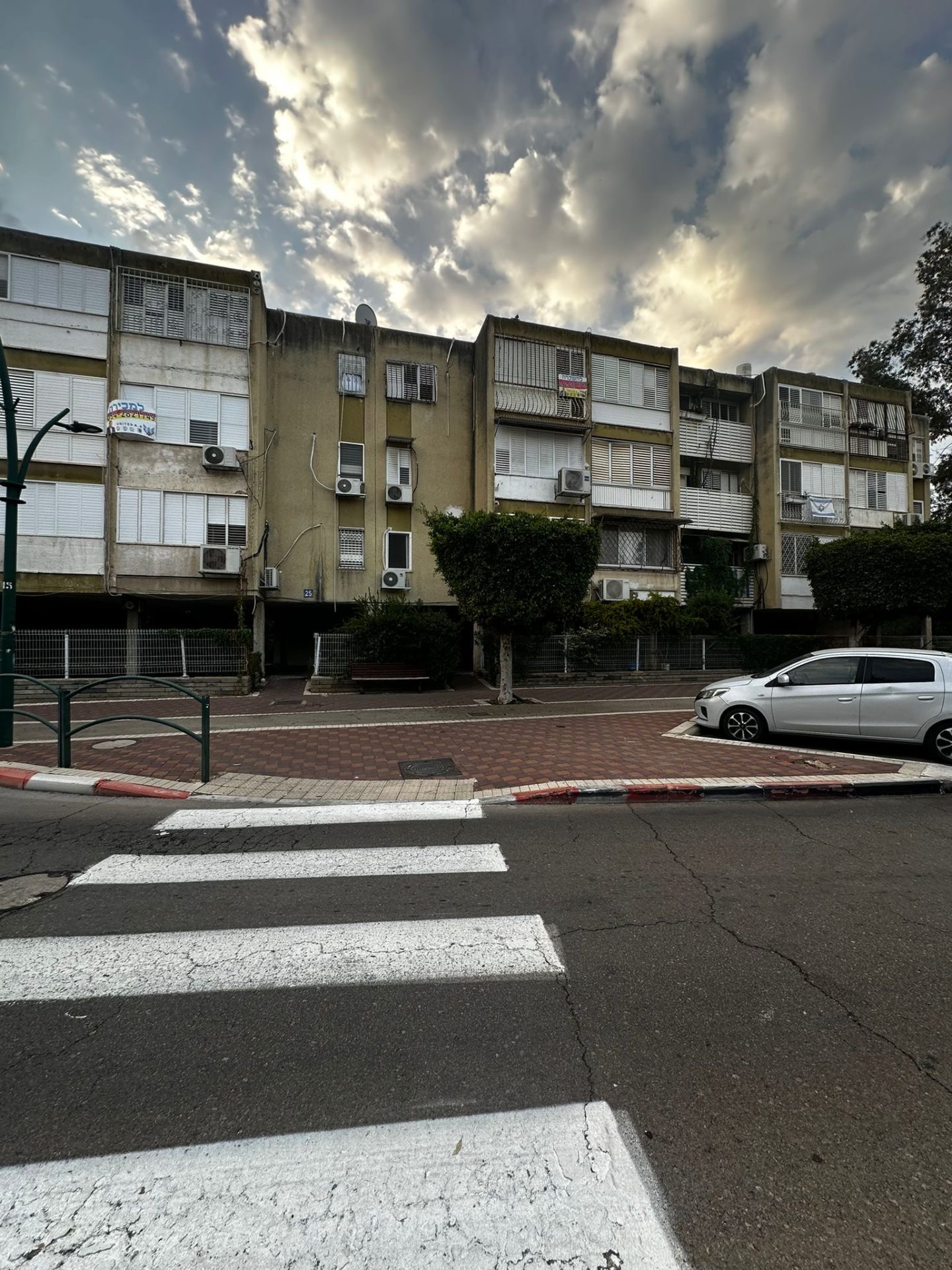 2c2389af-ab09-4d4e-8428-2b74031284f1