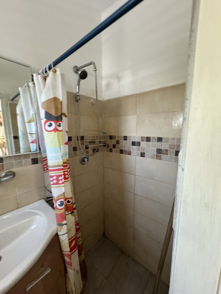 844D50EA-B20E-49F7-80F8-8DFE17151E65_1_105_c