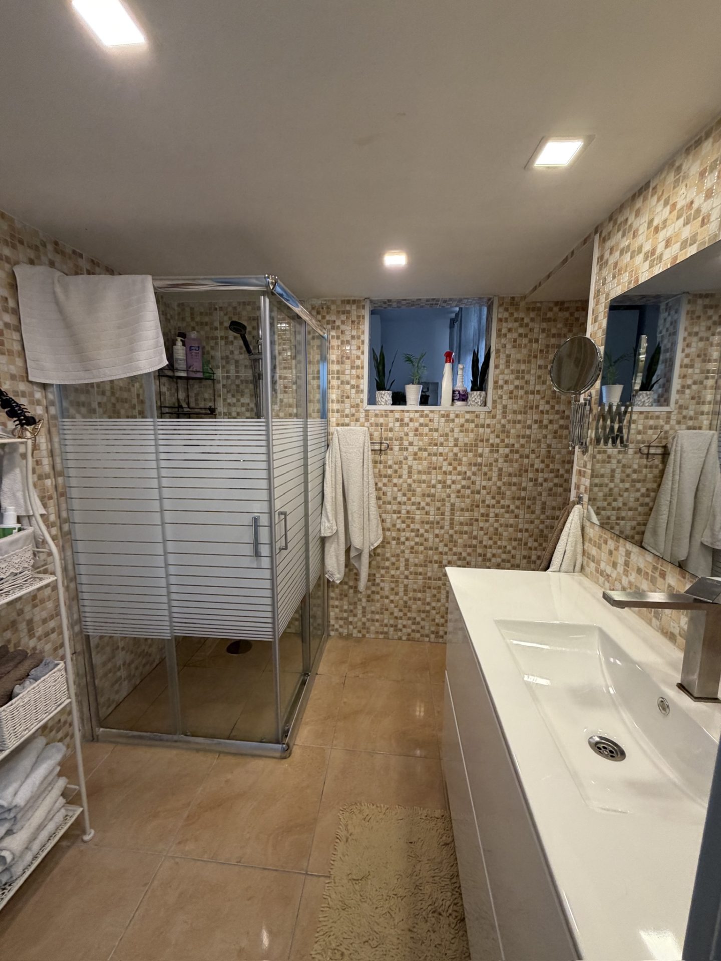 DA57B8BD-0ADA-42D8-914C-1B4D37B44724_1_102_o