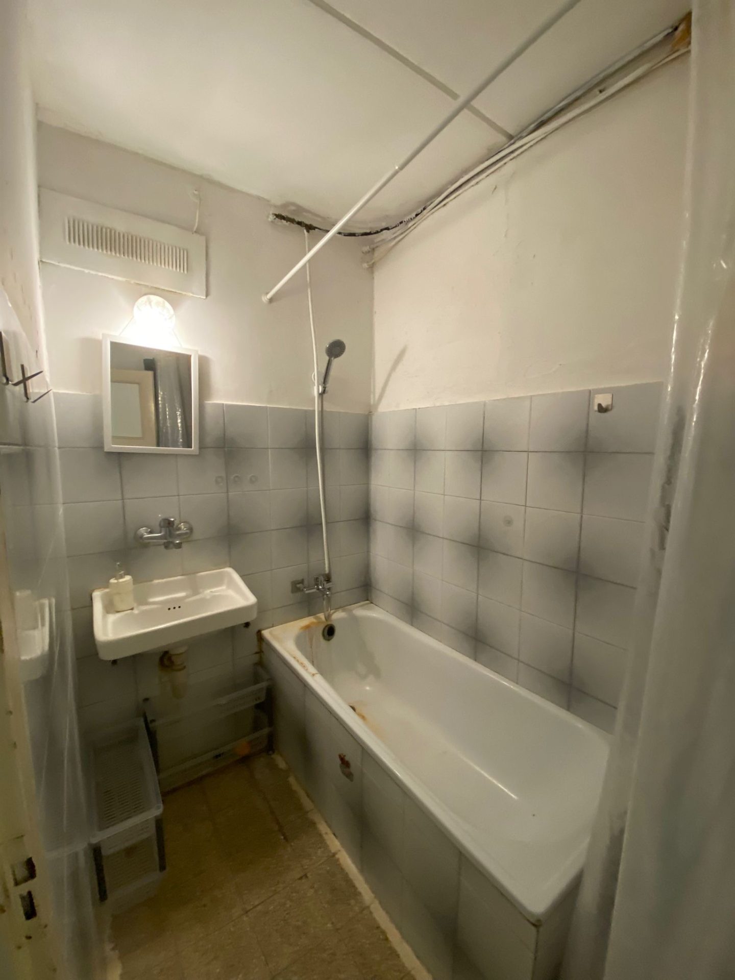 ffb939b4-a202-45d5-838a-4aadd4e787a9