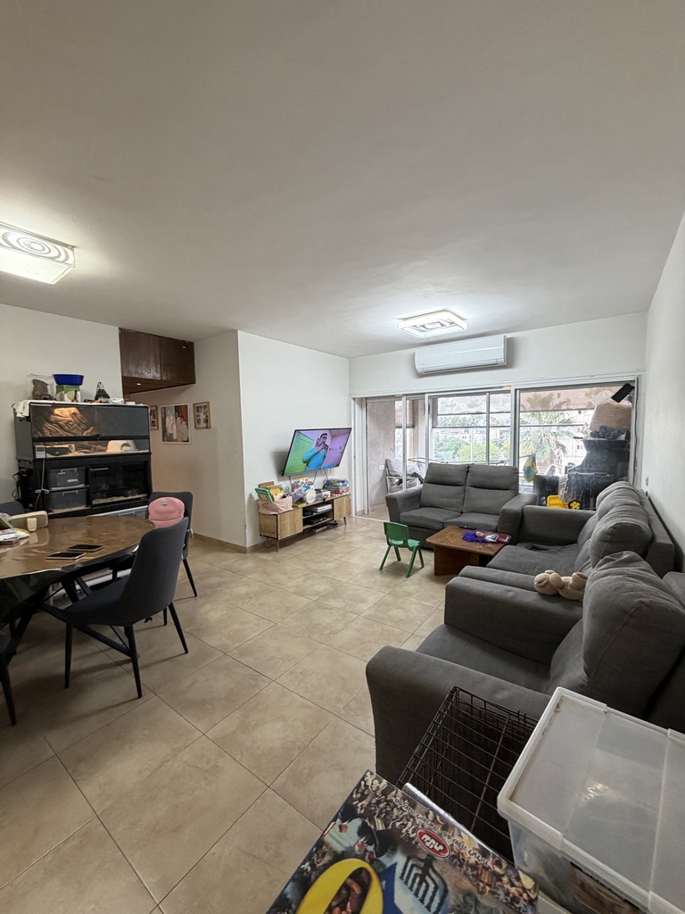 32DBE537-6B01-4AE3-AB10-FD1679F3DBF1_1_105_c