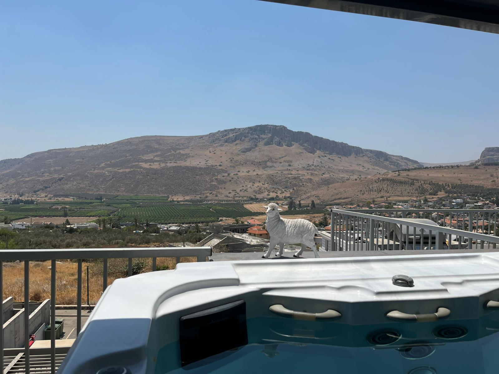 5AAC2EA1-6A04-4D45-BABC-47006130EAEF