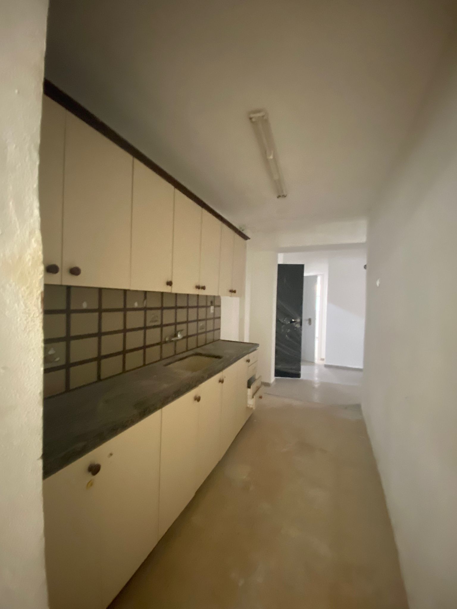 6D71CAFD-5F9A-40AA-ACC5-CFCD50534052