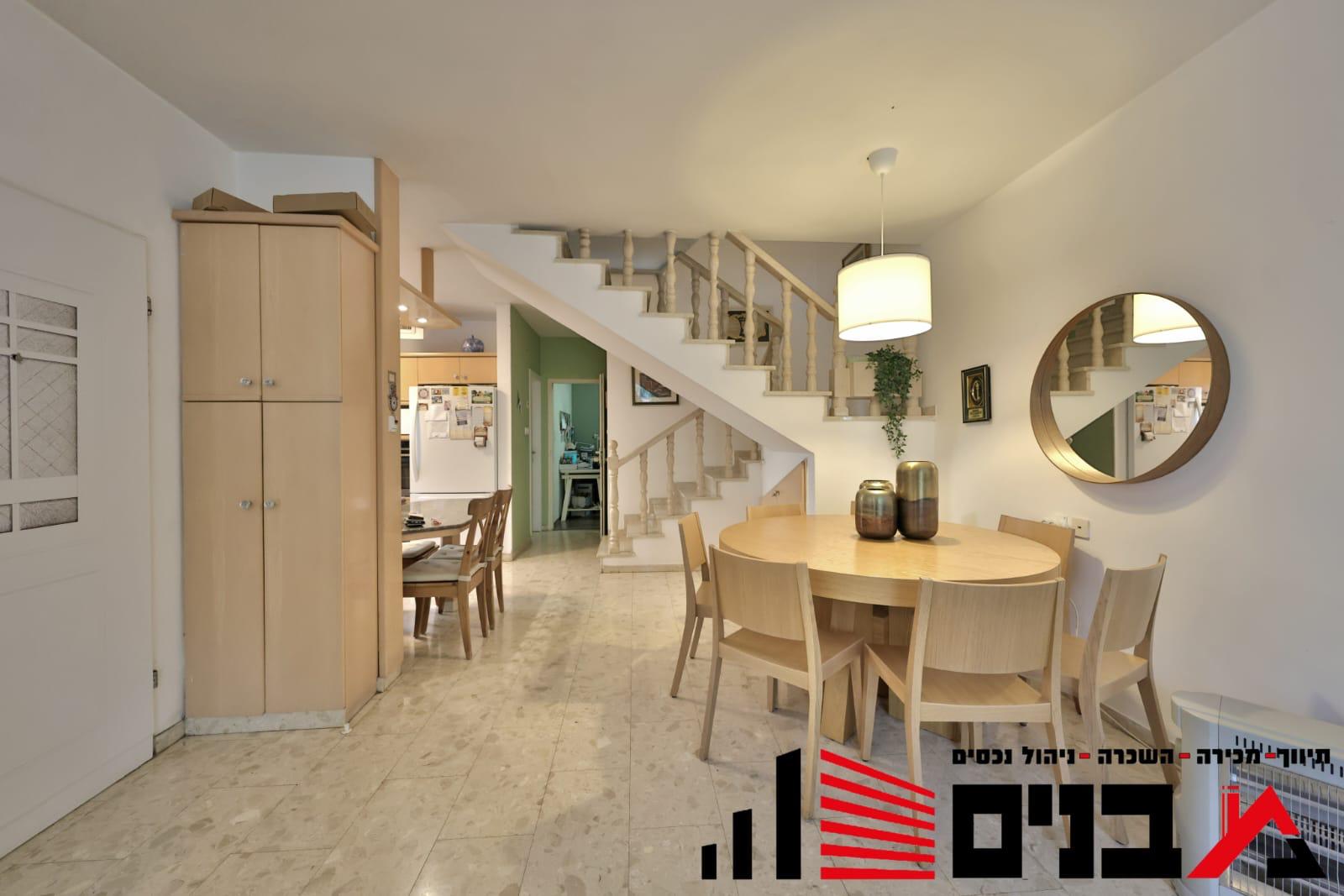 8D7F37A0-3136-4CB2-AABB-306378327F3B