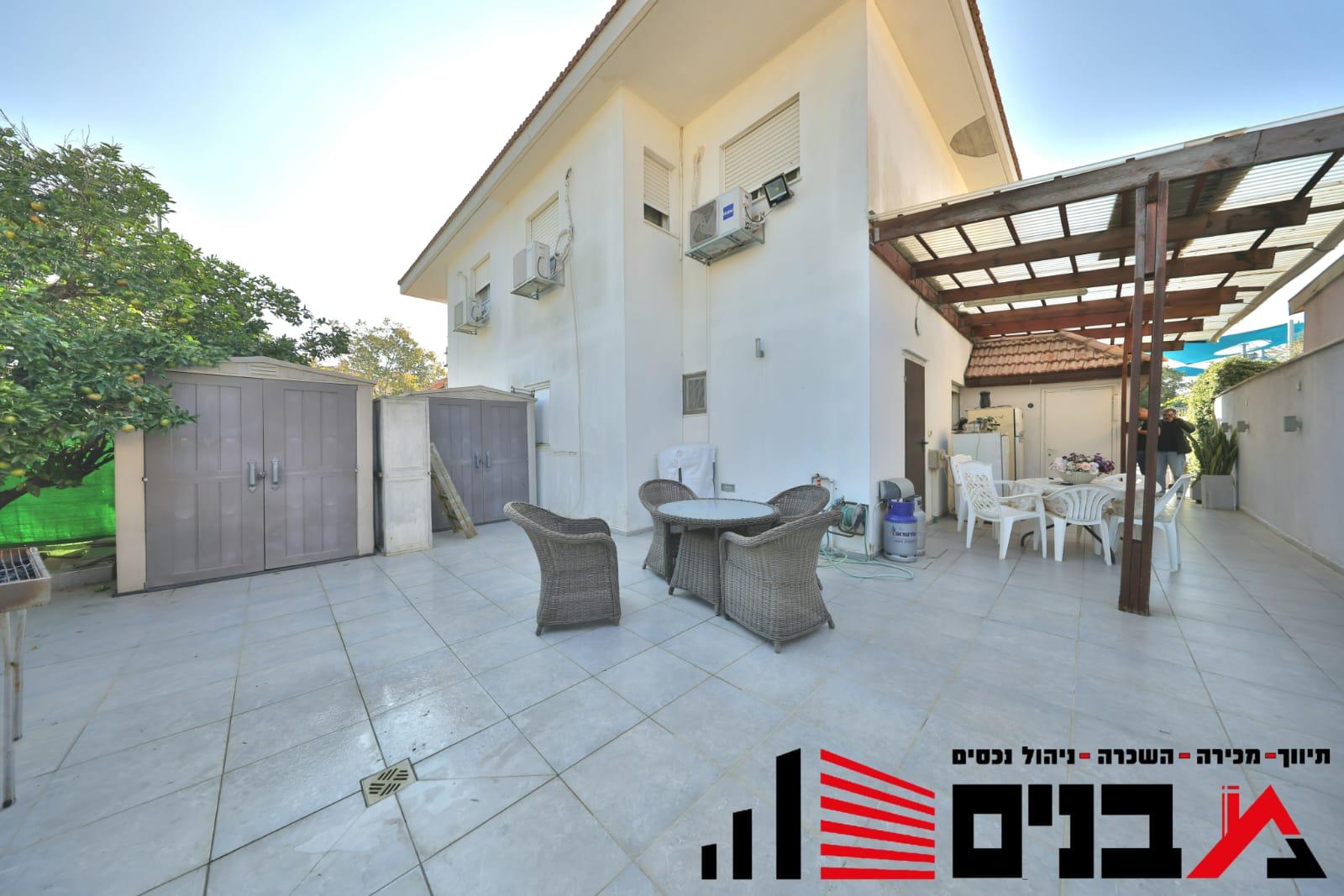 B23C9D30-CC89-4BF0-BA42-D8B9D1C0DCA1