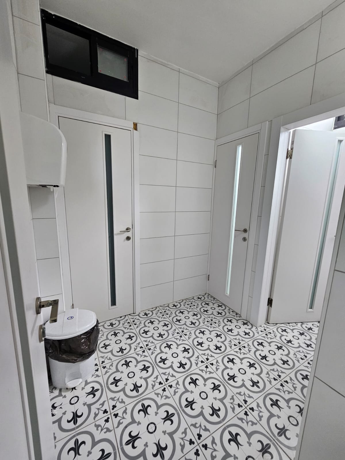 WhatsApp Image 2025-12-11 at 09.38.43