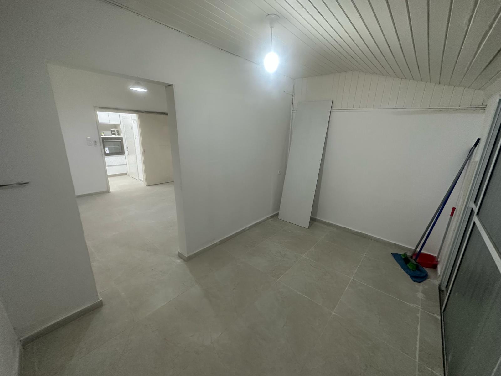 3D52F928-ECC4-4827-A1C7-FE3364513B1D