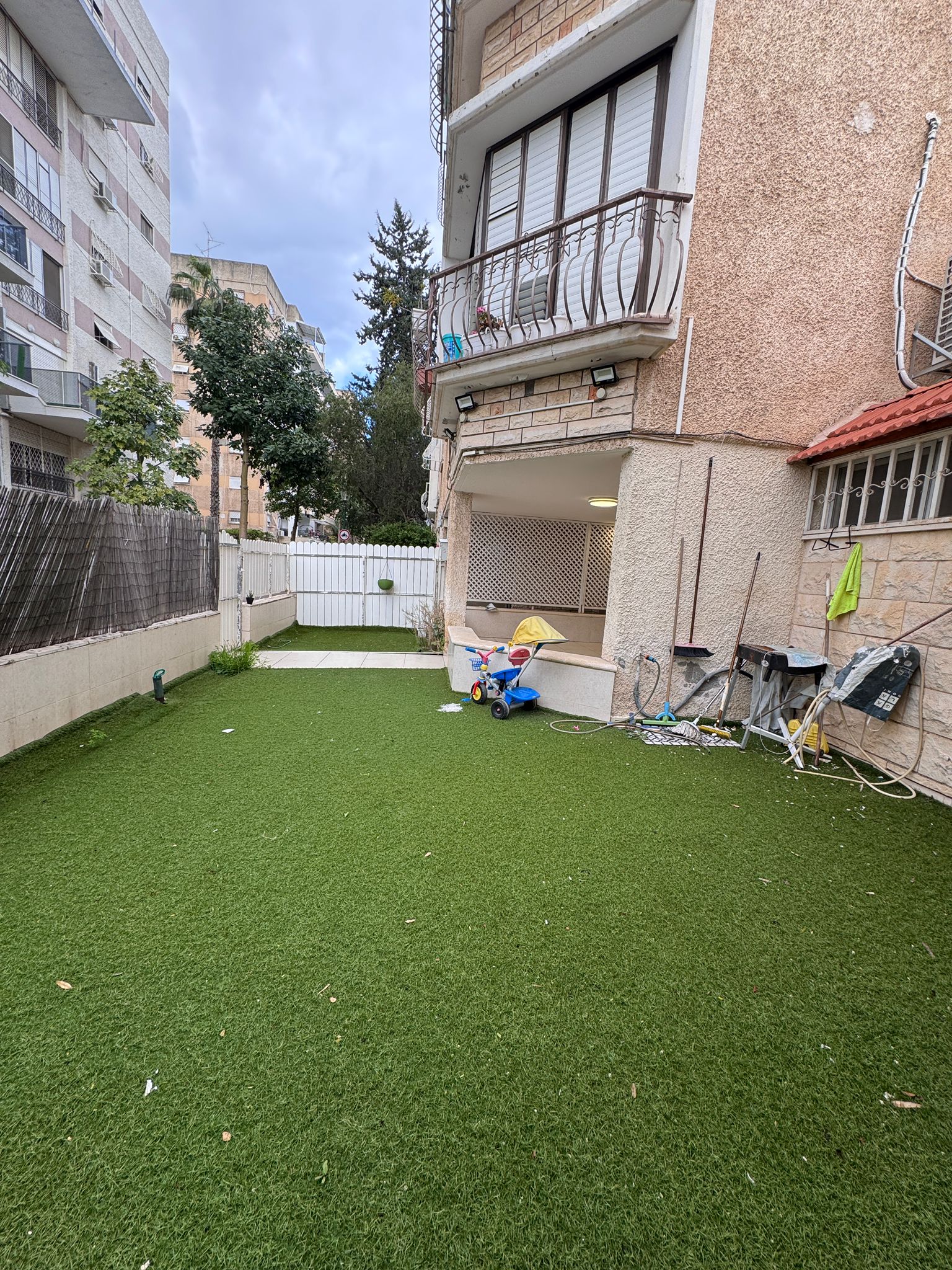 41AB1741-8E5B-4EED-BC53-ACAA9EEE4887