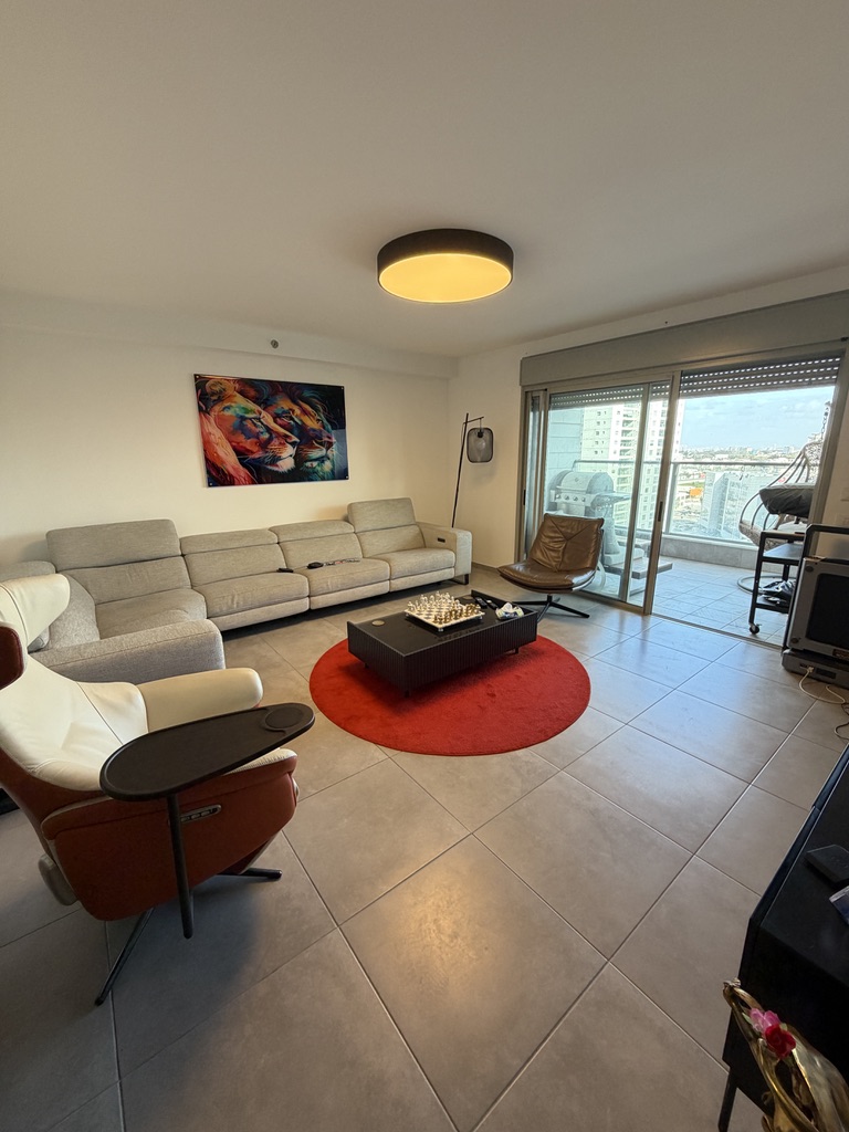 E13AA61A-E5E9-4E63-938B-44EDA23320F7_1_105_c