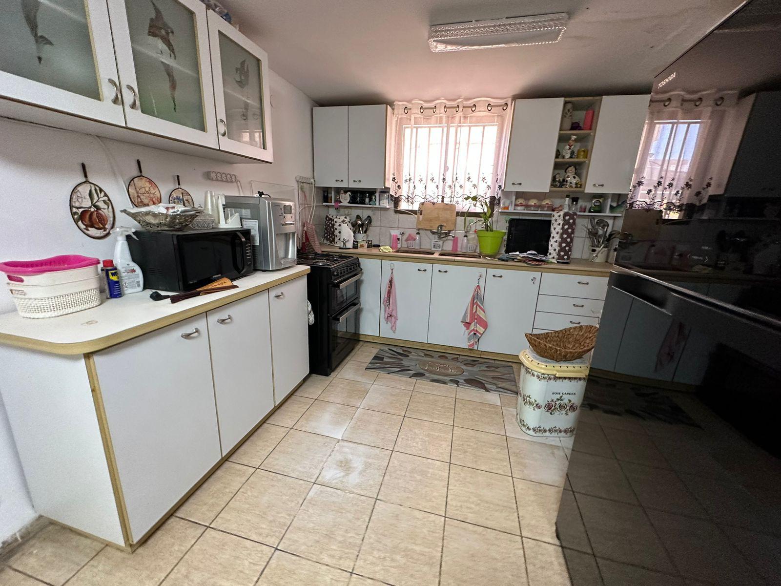 4B70E41F-C744-4BD9-B9B8-81A305B93008