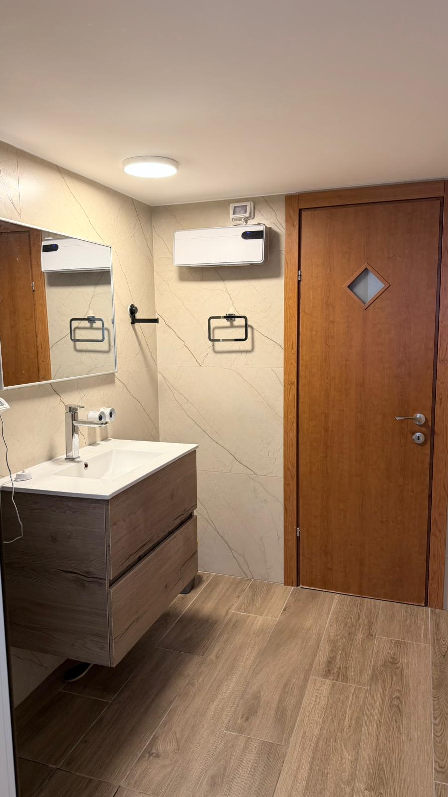 787C6080-7956-4B04-9C56-328C98BC3114