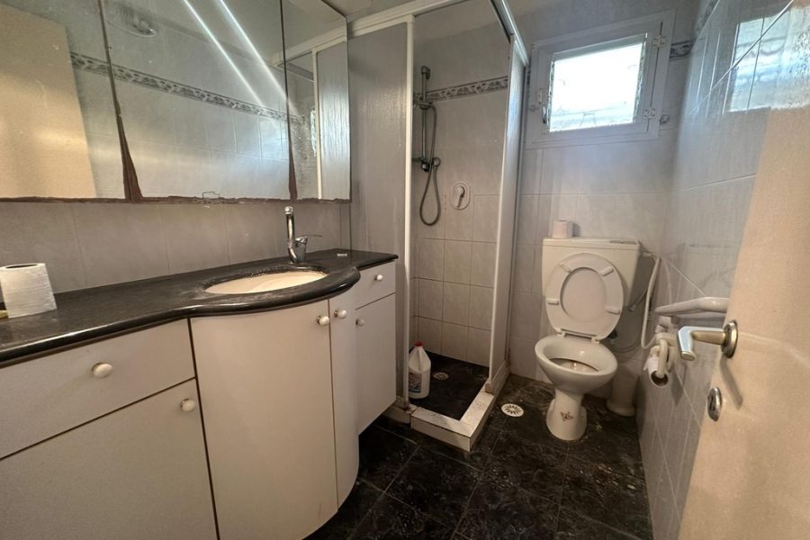 05983B10-9D53-437E-ADF9-27EC927456F8_1_105_c