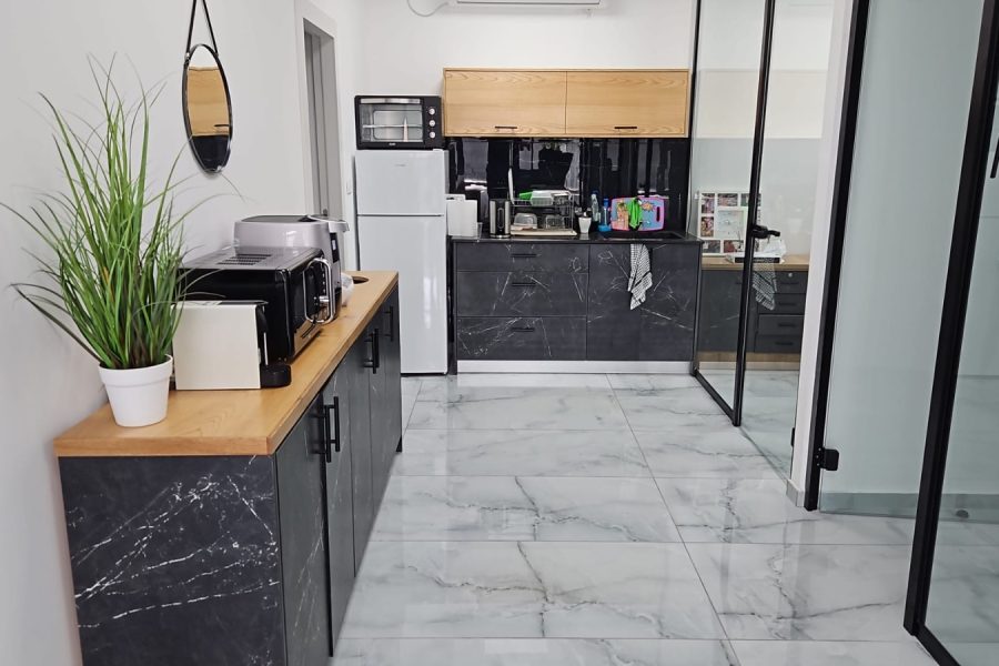 17723685-cf5a-4833-bd79-ab9e9a4d7342