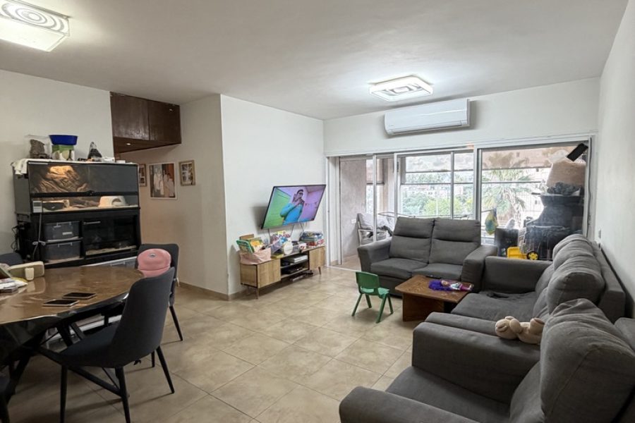 32DBE537-6B01-4AE3-AB10-FD1679F3DBF1_1_105_c