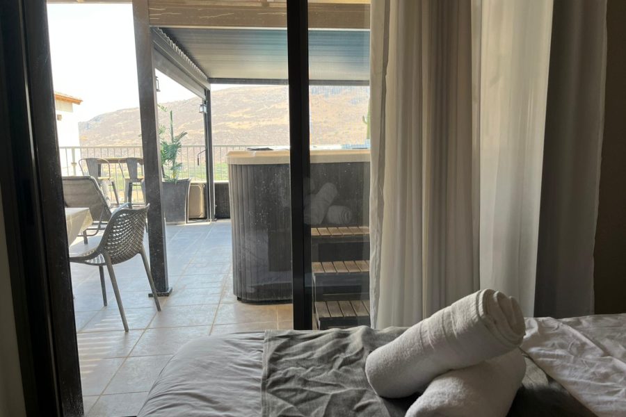 469590AF-8956-471A-88A2-53B0BCBC7CBB