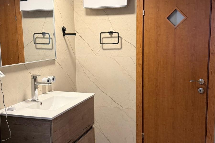 787C6080-7956-4B04-9C56-328C98BC3114