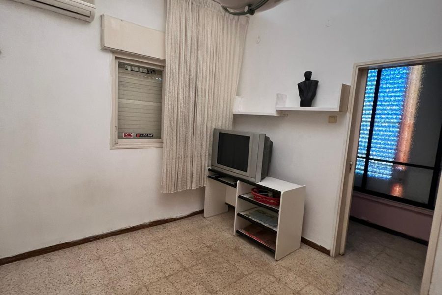 8B733BBE-298D-43F0-86CA-4AD22E830F37