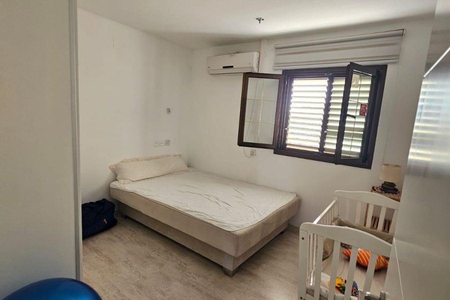 9D052204-4DD2-47BC-942D-9E494D42DE55