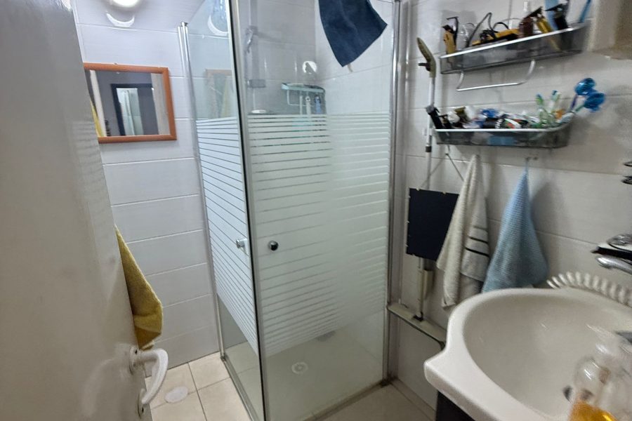 A4B70CF9-4E08-4CE7-B84D-98C6EBE29975