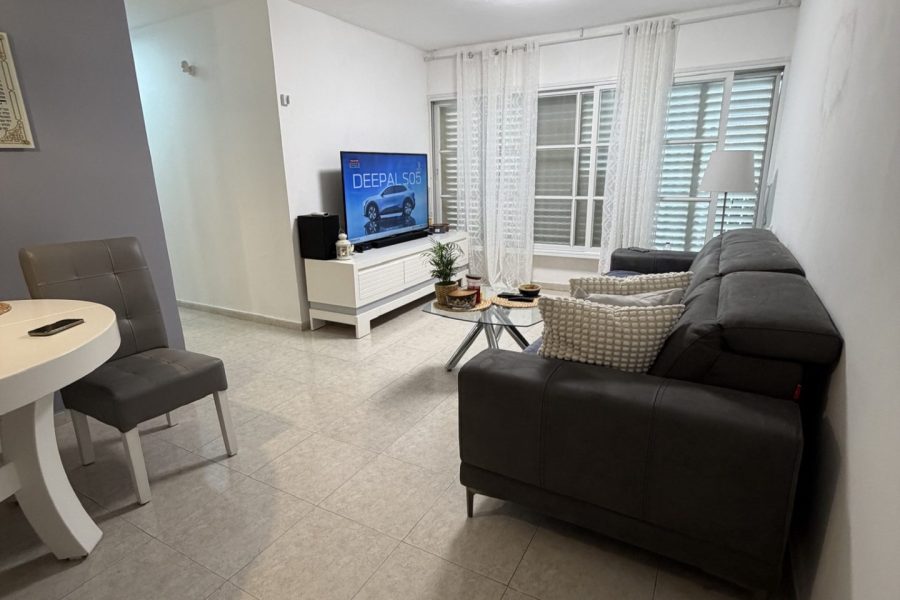 B1D06794-905F-4A88-B586-543663238ED4_1_102_o