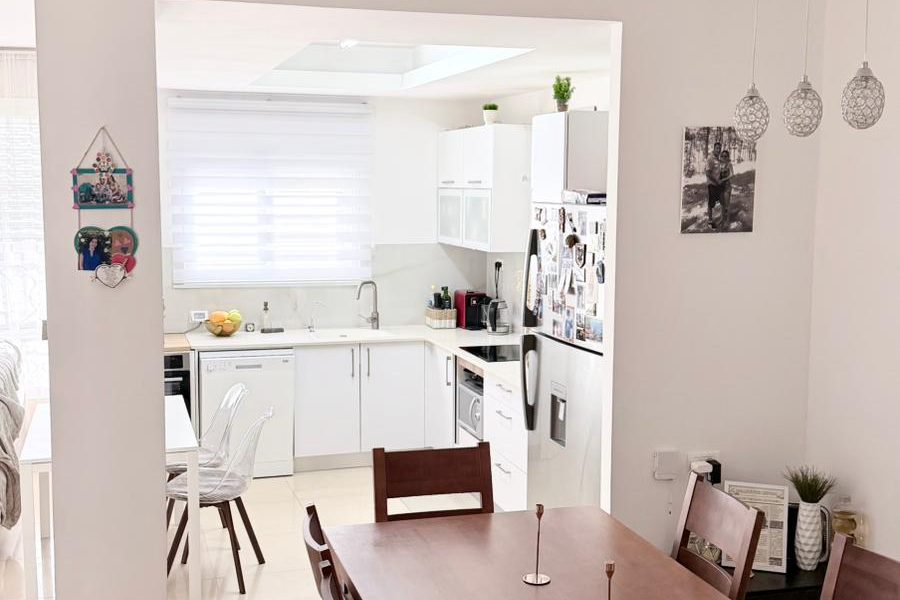 B4F07555-2E27-4E38-A037-0F28B8507EA8