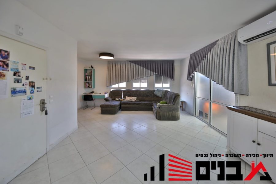 B61C058A-143C-40B8-945B-6F0C3305093A_1_105_c