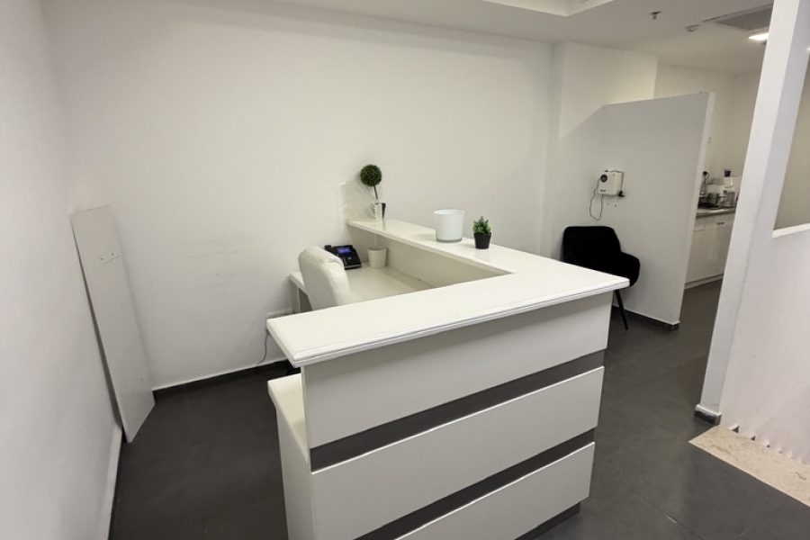 C447DE0F-CF5B-48BA-A91D-F1A3F18B13E2_1_105_c