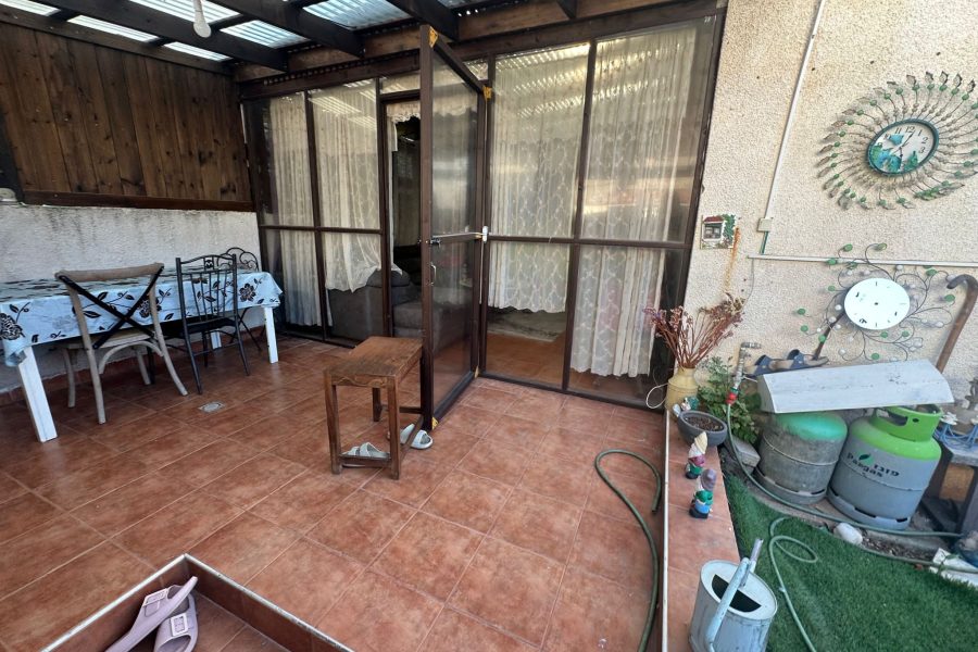 E05E7C96-0373-4951-8D37-FB5165A5EAE7