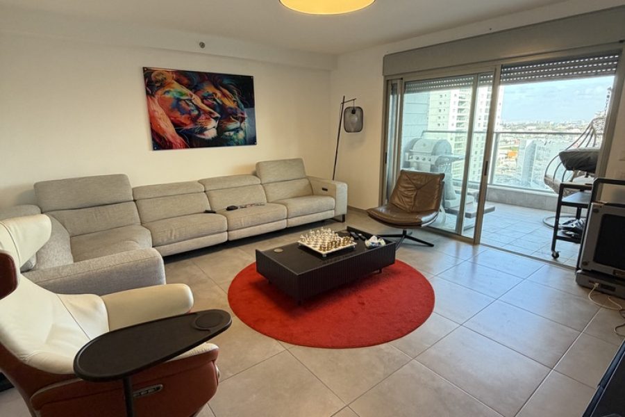 E13AA61A-E5E9-4E63-938B-44EDA23320F7_1_105_c