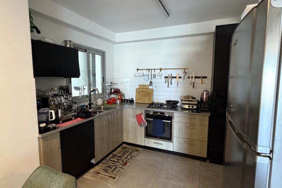 EFEF20CB-5E89-44CC-9F83-5637C61F8684_1_105_c