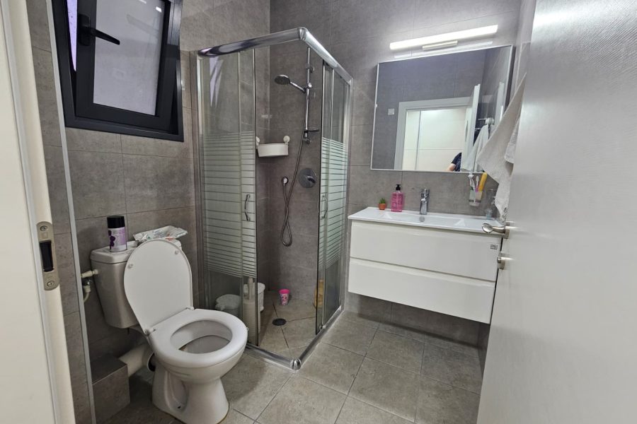 da3248f6-f2c0-45df-a47a-1c917a54049e