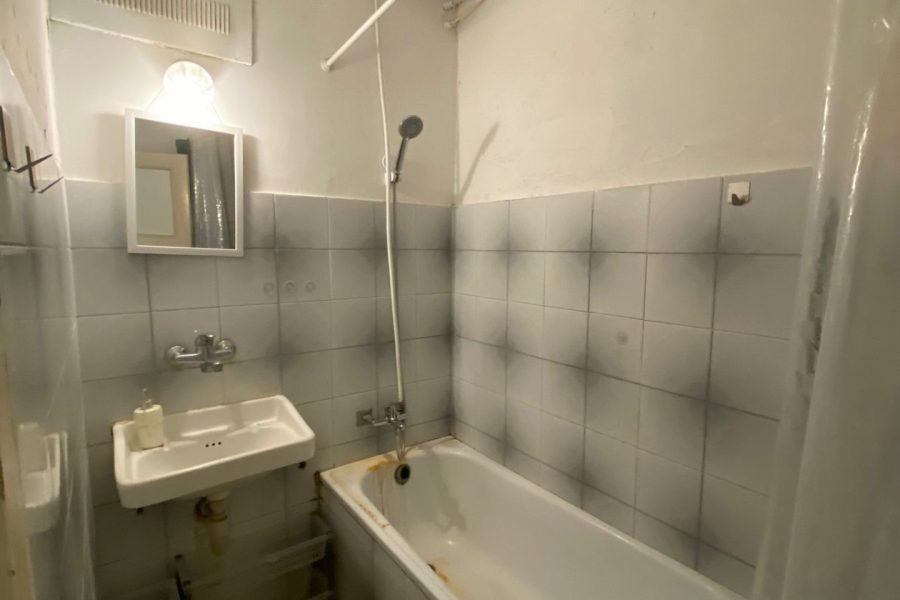 ffb939b4-a202-45d5-838a-4aadd4e787a9